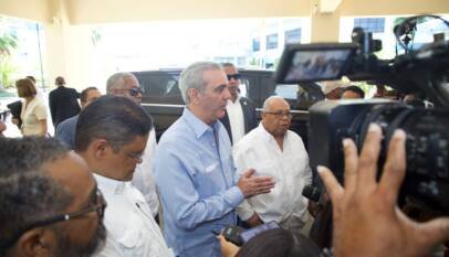Abinader reafirma posición del Gobierno de mantener cesantía