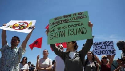 Albaneses protestan contra el plan turístico respaldado por Jared Kushner sobre la reserva natural Albaneses protestan contra el plan turístico respaldado por Jared Kushner sobre la reserva natural