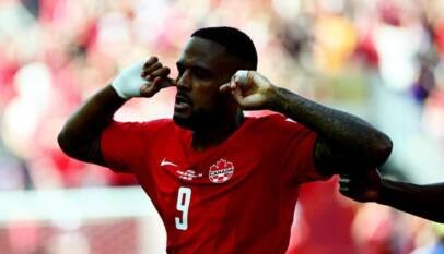 Canadá sufre pero logra un empate 1-1 con Bosnia y Herzegovina en su debut como anfitrión de un Mundial Canadá sufre pero logra un empate 1-1 con Bosnia y Herzegovina en su debut como anfitrión de un Mundial