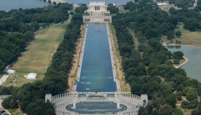¿Cómo se empantanó Donald Trump en el estanque reflectante de Washington? ¿Cómo se empantanó Donald Trump en el estanque reflectante de Washington?