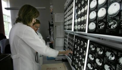 ¿Convives con fumadores? Un estudio encontró algo preocupante en la sangre de los no fumadores