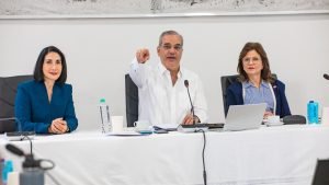 El Consejo de Ministros evalúa en Santiago 200 obras oficiales