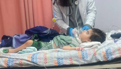 El niño Dayron lucha por su vida mientras su familia busca una cama UCI El niño Dayron lucha por su vida mientras su familia busca una cama UCI