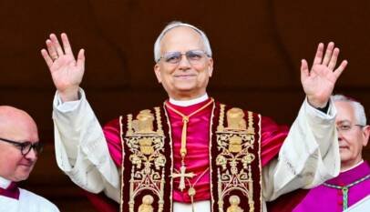 El papa León XIV bromea que Bad Bunny podría robarle protagonismo en España El papa León XIV bromea que Bad Bunny podría robarle protagonismo en España