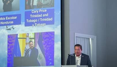 Héctor Porcella participa en reunión de alto nivel de la aviación civil en Antigua y Barbuda