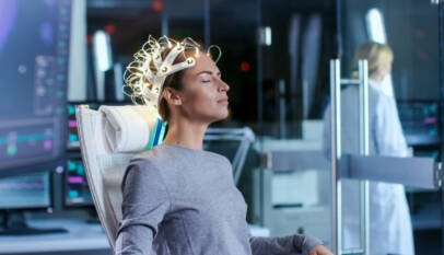 Interfaz cerebro-computadora permite a paciente con ELA comunicarse desde casa sin asistencia técnica