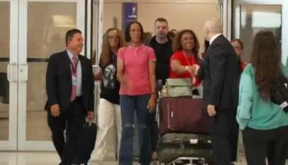 La madre de Vozinha llega a Estados Unidos tras recibir un visado especial