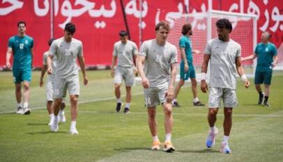 México supera 2-0 a Sudáfrica con goles de Jiménez y Quiñones y se pone al frente del Grupo A