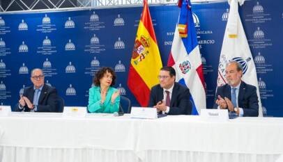 MICM y Banco Sabadell se unen para atraer inversión española y fortalecer exportaciones