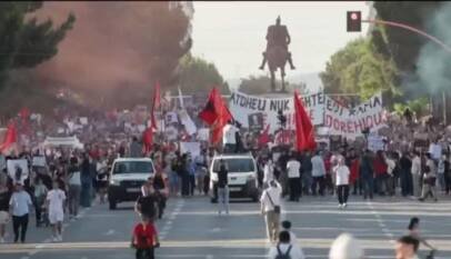 Protestas en Albania contra proyecto turístico de Ivanka Trump y Jared Kushner en zonas protegidas Protestas en Albania contra proyecto turístico de Ivanka Trump y Jared Kushner en zonas protegidas