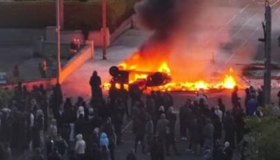 Protestas en contra del discurso antiinmigrante que ha desatado violencia en Irlanda del Norte Protestas en contra del discurso antiinmigrante que ha desatado violencia en Irlanda del Norte