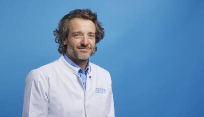 Qué ocurre cuando un niño recibe su primer móvil antes de los 12 años, según la ciencia