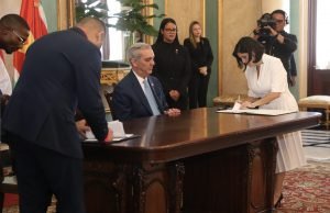 RD y Surinam acuerdan ampliar sus relaciones comerciales