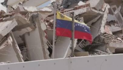 Socorristas extranjeros se suman a rescatistas y voluntarios venezolanos para buscar víctimas