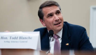 Trump nomina oficialmente a Todd Blanche para sustituir a Pam Bondi en el Departamento de Justicia