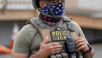 Un padre de familia, detenido por el ICE durante un partido, advierte a los aficionados inmigrantes