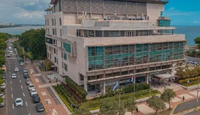 Acusan a 10 personas y cuatro empresas por red de sobornos