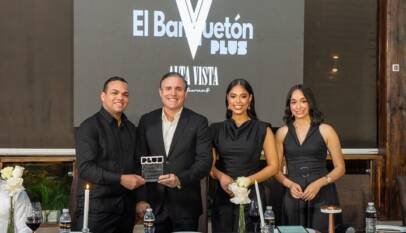 Banquetón Plus reúne a cientos de jóvenes en exitoso conversatorio con Jean Luis Rodríguez