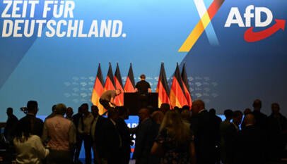 Decenas de miles de personas en Alemania protestan contra el congreso de la ultraderechista AfD