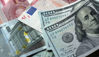 El dólar bajó 60 cts. y euro 17; eran vendidos .34 y .76