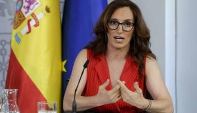 El Gobierno Español aprueba endurecer la ley antitabaco, que prohíbe fumar en terrazas y playas
