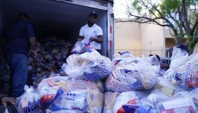 Gobierno mantiene apoyo directo a familias de bajos ingresos con entrega de alimentos Gobierno mantiene apoyo directo a familias de bajos ingresos con entrega de alimentos