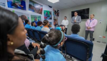 INABIE mejora la calidad de vida de 13 estudiantes con cirugías oftalmológicas especializadas