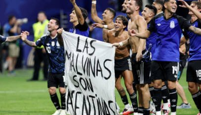 “Las Malvinas son argentinas”: ¿se expone la selección de Messi a una sanción de la FIFA? “Las Malvinas son argentinas”: ¿se expone la selección de Messi a una sanción de la FIFA?