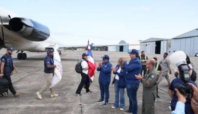 Ministro de Salud retorna al país junto al Equipo Médico de Emergencia tras culminar misión humanitaria en Venezuela