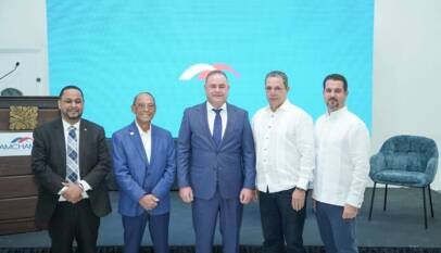Oliverio Espaillat plantea ante AMCHAMDR que la mecanización es la clave para elevar la competitividad del agro dominicano