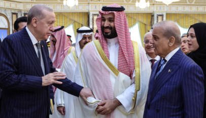 Arabia Saudita, Turquía y Pakistán firman un pacto de defensa mutua en plena escalada en Medio Oriente