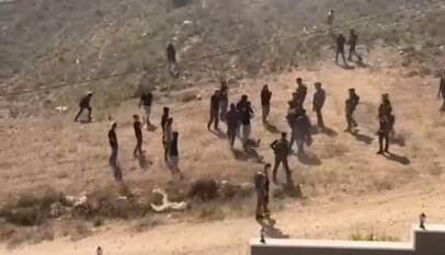 Colonos israelíes asedian hogares palestinos en Qusra, Cisjordania ocupada