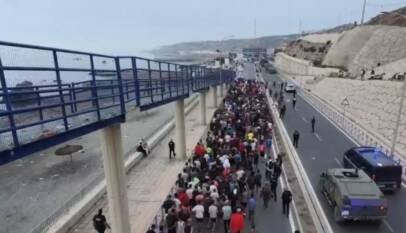 Crisis migratoria en Ceuta desata enfrentamiento político en España