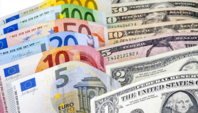 Dólar bajó 9 cts. y era vendido a .53; el euro sigue a .74