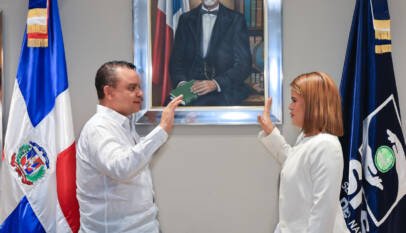 Juramentan nueva directora en Hospital Provincial Toribio Bencosme Juramentan nueva directora en Hospital Provincial Toribio Bencosme