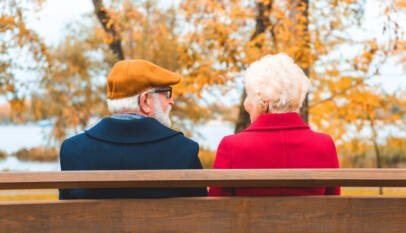 Los científicos revelan por qué caminar se vuelve mucho más difícil con la edad