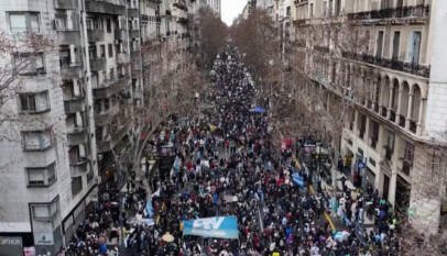 Manifestaciones en Argentina en contra de proyecto de ley a favor de la propiedad privada Manifestaciones en Argentina en contra de proyecto de ley a favor de la propiedad privada