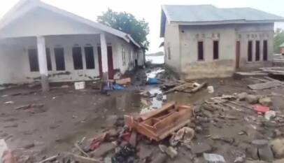 Más de 5.000 desplazados y 50 fallecidos por terremoto de magnitud 7,7 en Indonesia