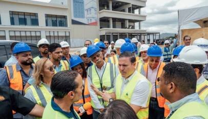 Ministro Jean Luis Rodríguez supervisa construcción del Hospital Traumatológico de San Cristóbal
