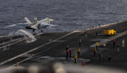 ¿Qué está pasando en el USS Abraham Lincoln? La alarma por las condiciones de sus 5.000 tripulantes