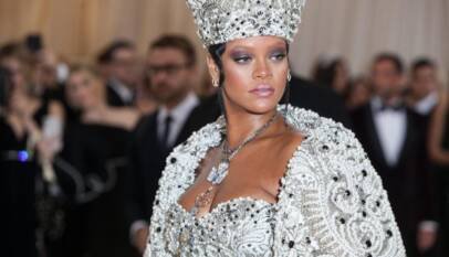 Rihanna luce espectacular look carnavalesco para desfile del Día de Kadooment en Barbados