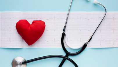 ¿Su corazón se acelera o se salta latidos? Conozca cuándo puede tratarse de una arritmia ¿Su corazón se acelera o se salta latidos? Conozca cuándo puede tratarse de una arritmia