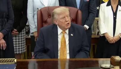 Trump llama «hipócritas» a líderes de Irán y advierte de una «decapitación» si no hay acuerdo