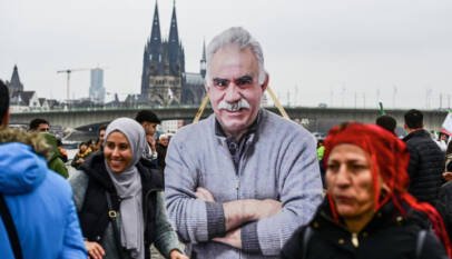 Turquía aprueba una ley histórica para la reintegración de los combatientes del PKK Turquía aprueba una ley histórica para la reintegración de los combatientes del PKK
