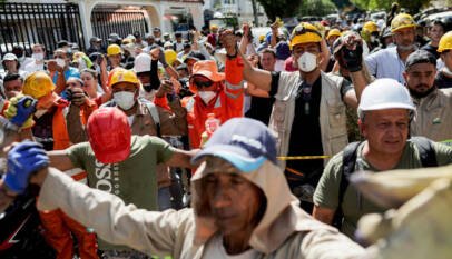Vida entre las ruinas: así han sido algunos de los rescates que devuelven la esperanza a Colombia Vida entre las ruinas: así han sido algunos de los rescates que devuelven la esperanza a Colombia