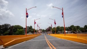 Abinader inaugura obras en Peravia; anuncia avances presa