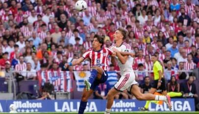 Atlético Madrid vence a Real Madrid en un derbi capitalino con polémicas arbitrales