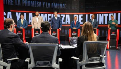 Expertos analizan en RD Debate las oportunidades y amenazas de la inteligencia artificial Expertos analizan en RD Debate las oportunidades y amenazas de la inteligencia artificial