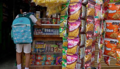 India lanza batalla contra la venta de comida chatarra cerca de las escuelas