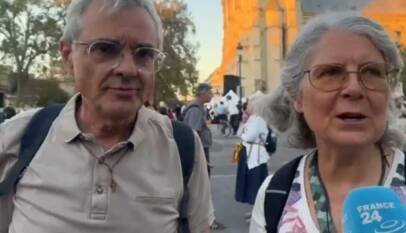 Informe desde París: parisinos reaccionan con euforia a la llegada del papa León XIV Informe desde París: parisinos reaccionan con euforia a la llegada del papa León XIV